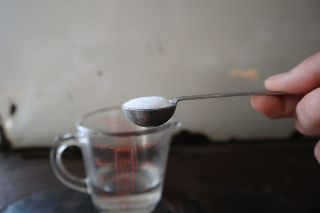 teaspoon full of citric acid 